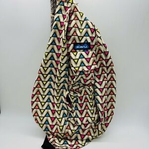 KAVU COLORFUL GEOMETRIC PATTERN SLINGBACK BAG GREAT CONDITION